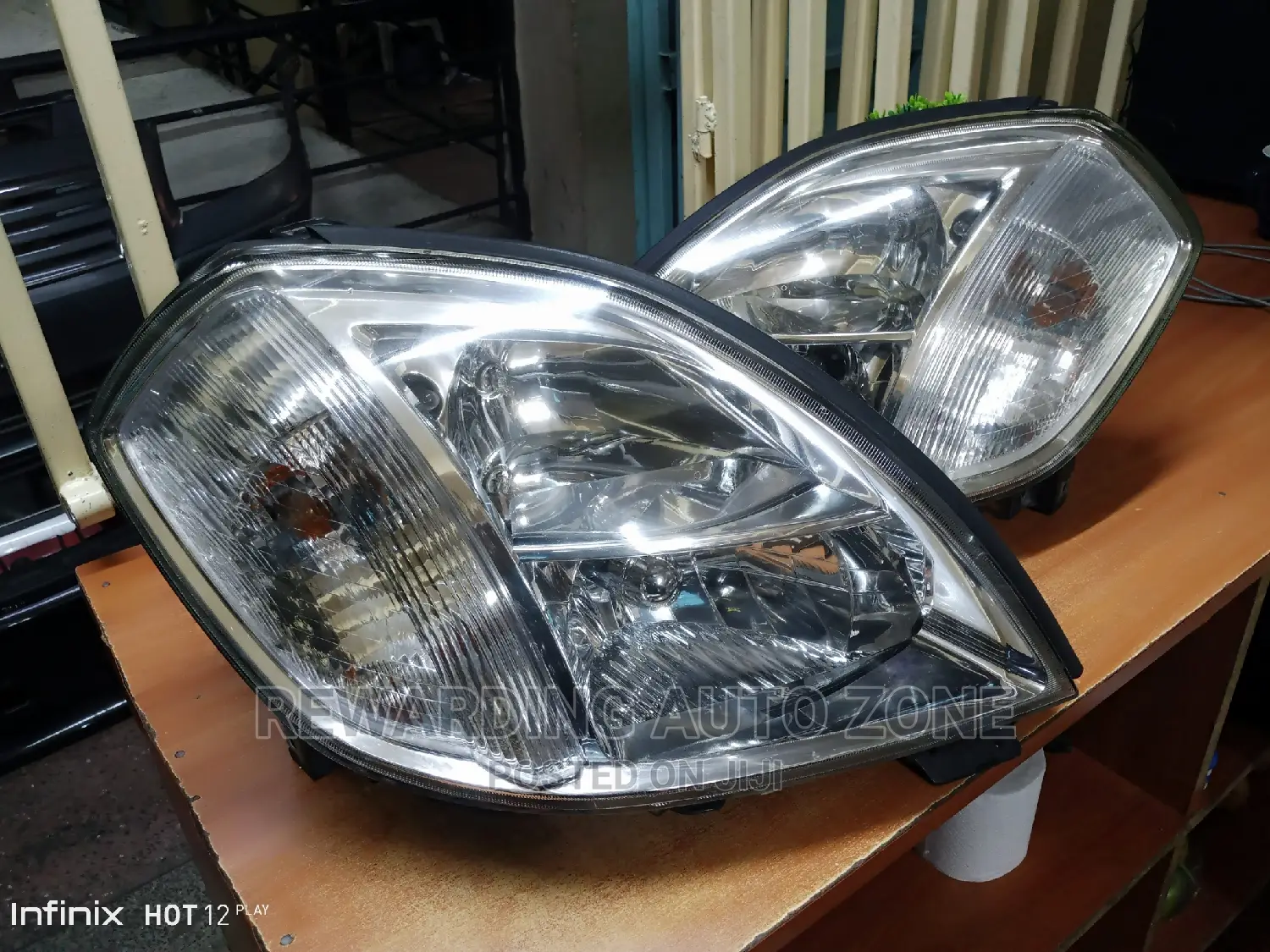 Teana 2005 Headlight Xenon.