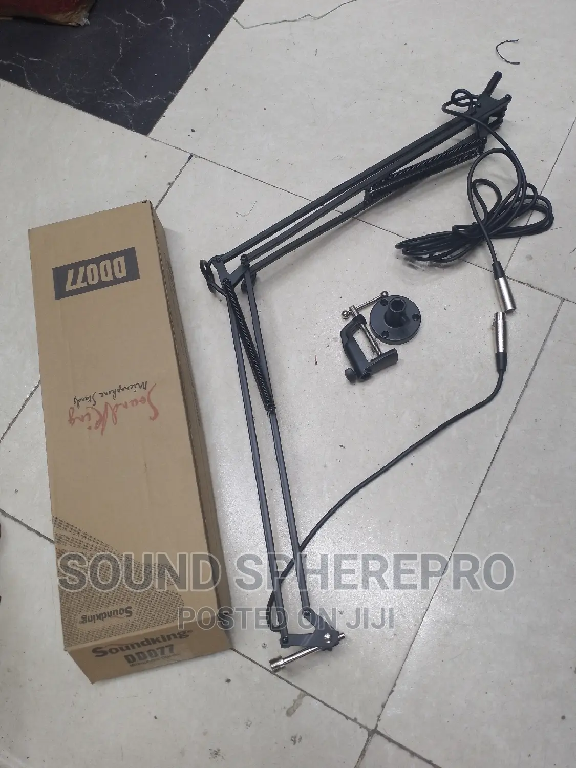 Soundking DD077 Arm Stand