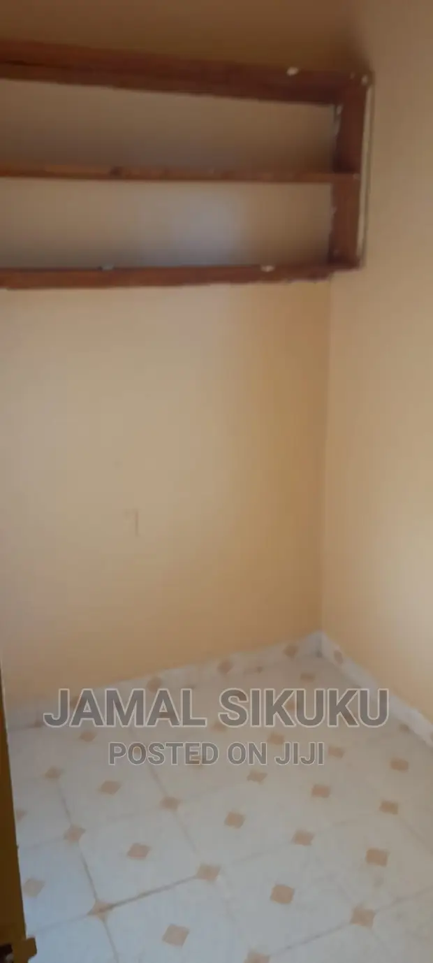 1bdrm Bedsitter in Township D for rent