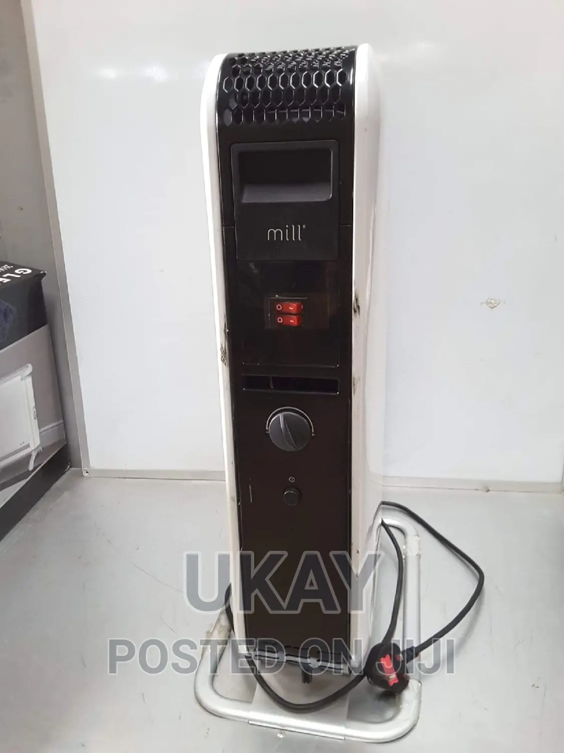 Mill Gentle Air Oil Filled Portable Floor Standing Radiator.