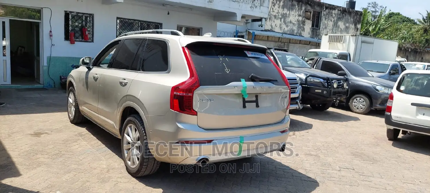 Volvo XC90 2018 Silver