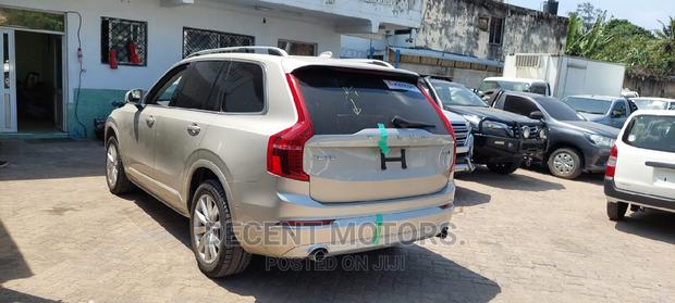 Volvo XC90 2018 Silver - thumbnail 17