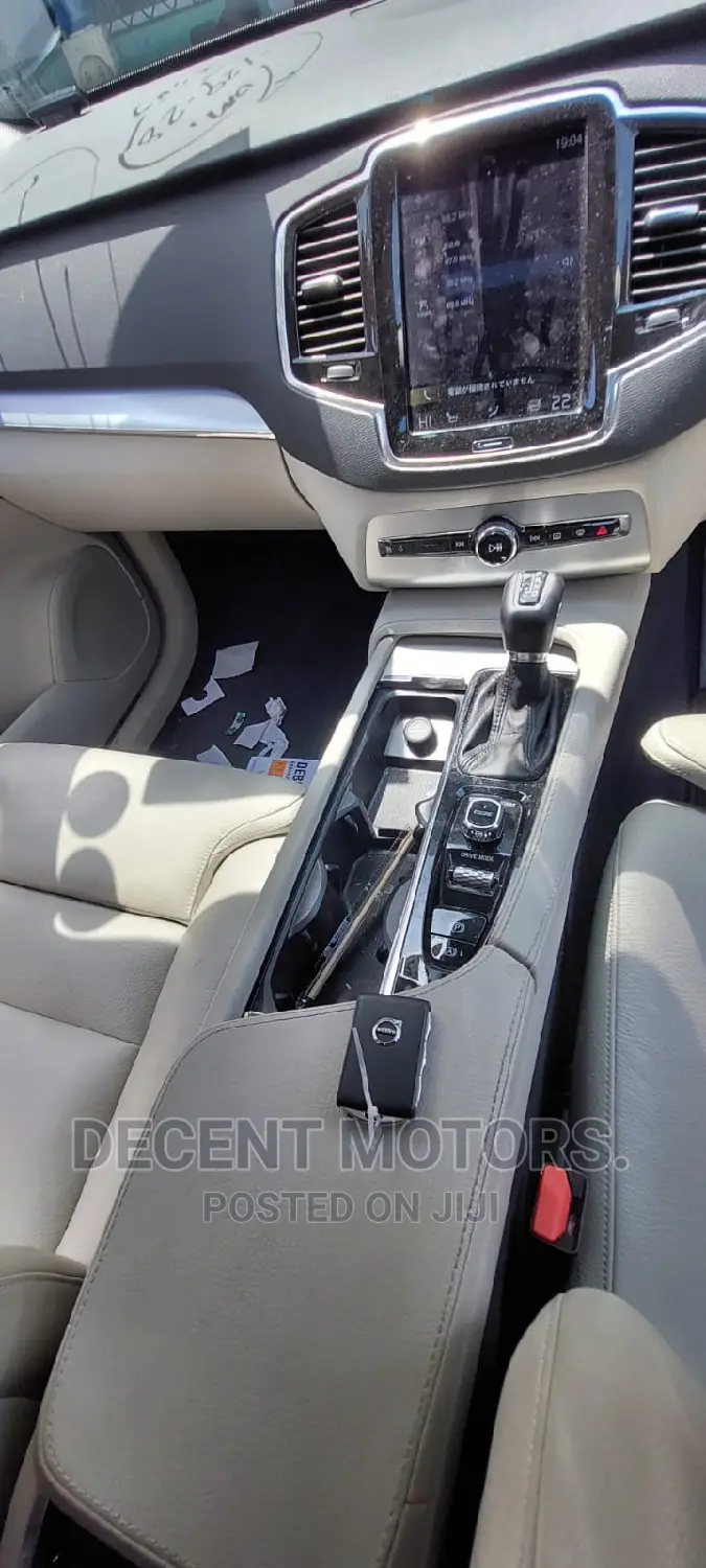 Volvo XC90 2018 Silver