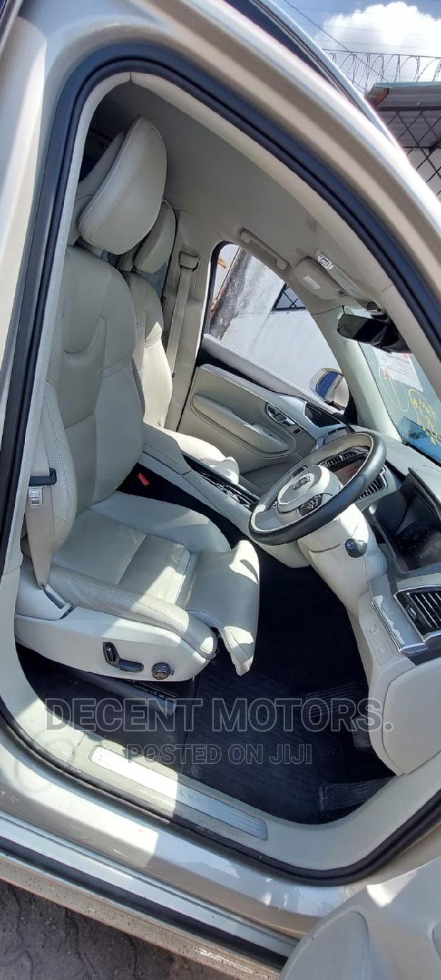 Volvo XC90 2018 Silver - thumbnail 4