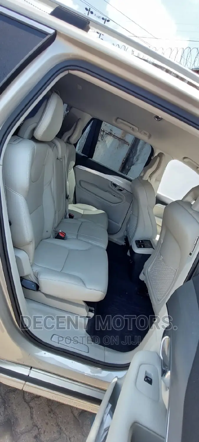 Volvo XC90 2018 Silver