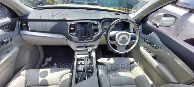 Volvo XC90 2018 Silver - thumbnail 10