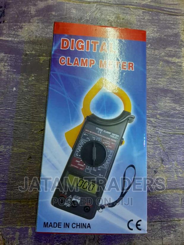 Digital Clamp Meter - main view