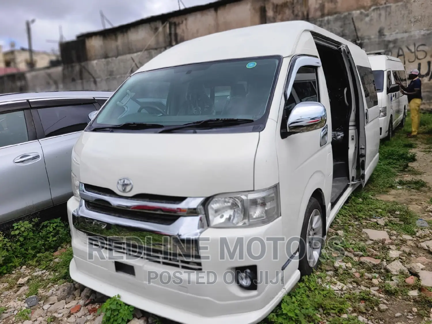 Toyota HiAce 2016 White