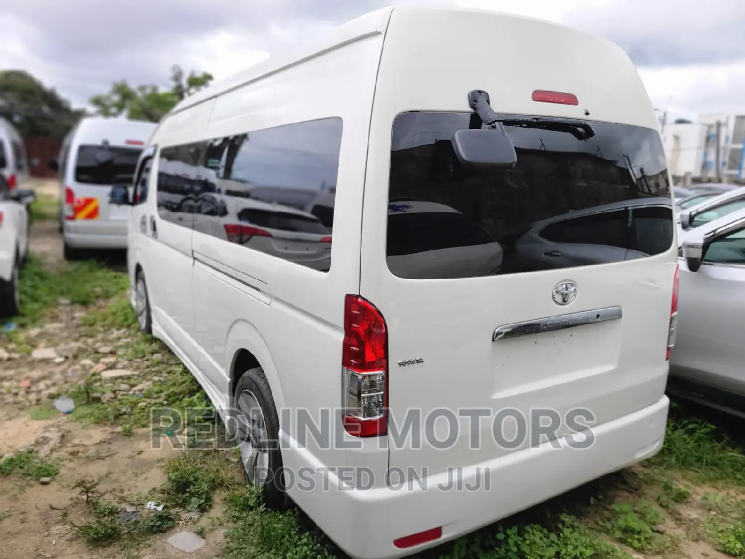 Toyota HiAce 2016 White