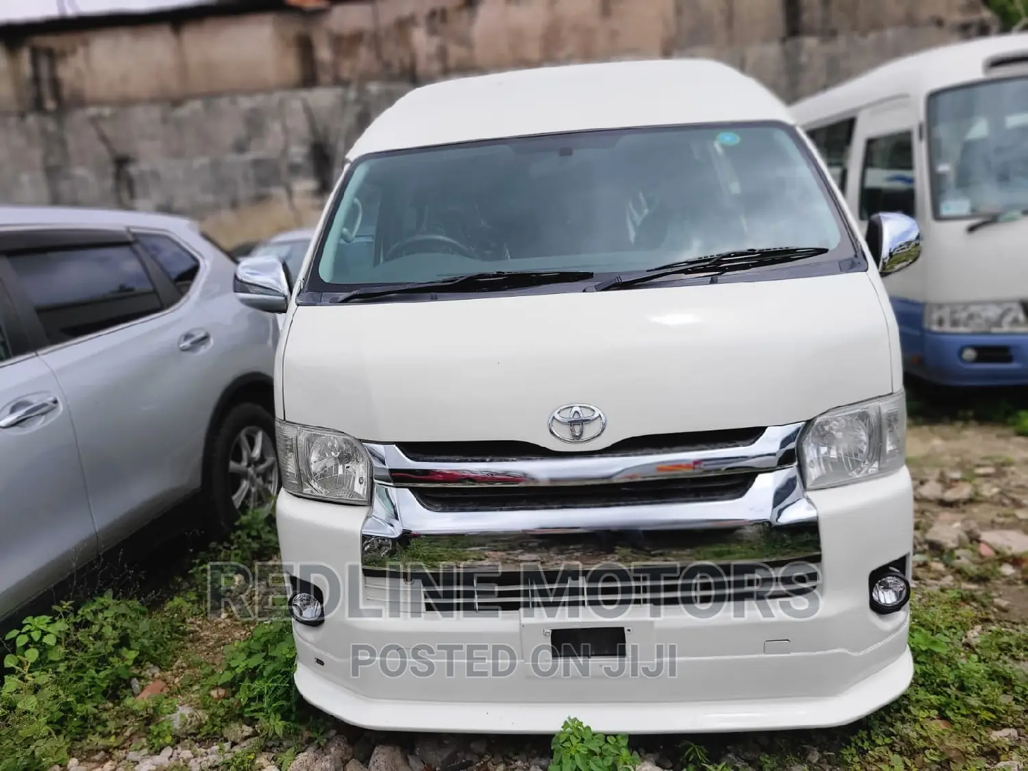 Toyota HiAce 2016 White