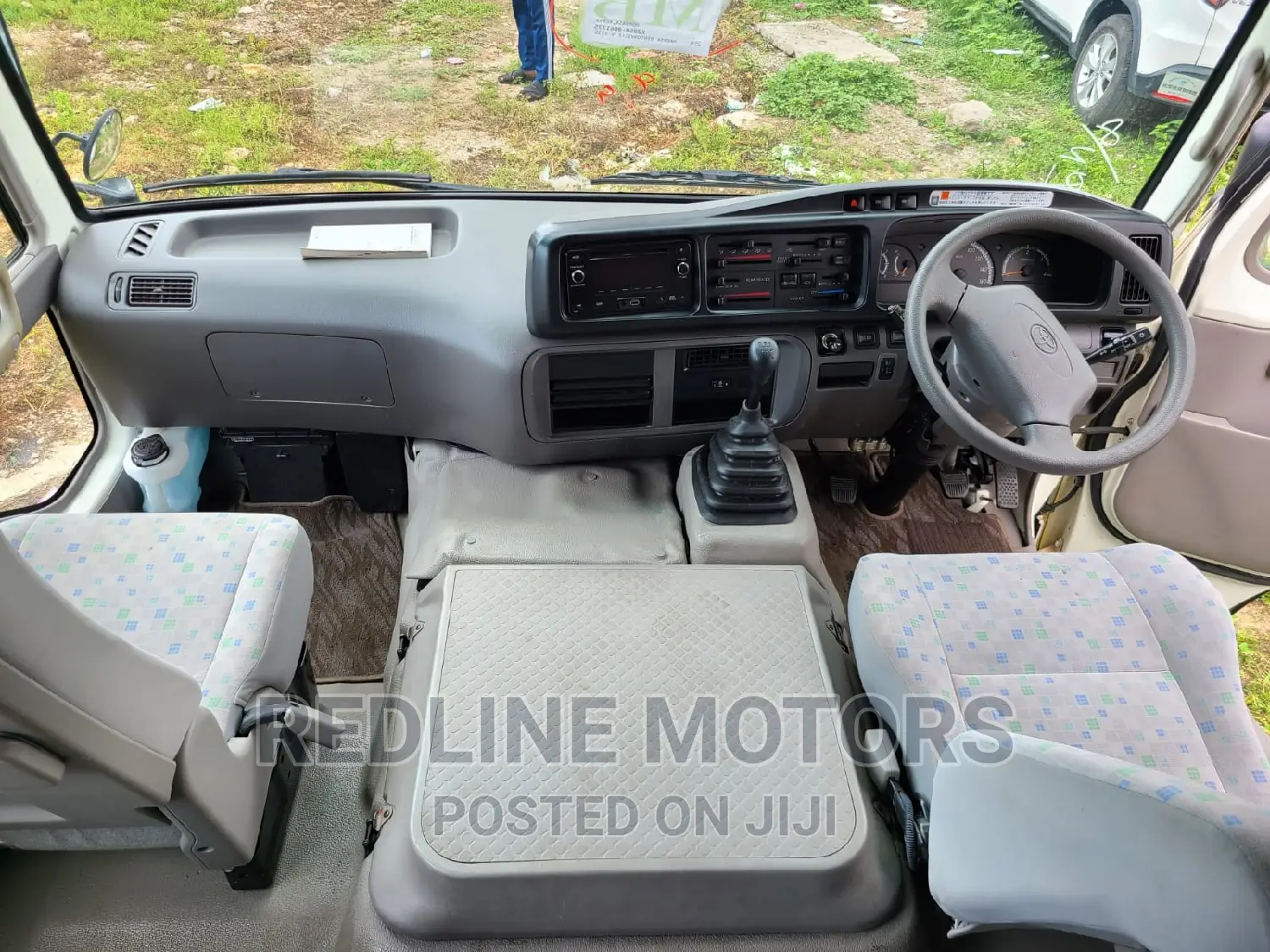 Toyota Coaster 2016 Pearl