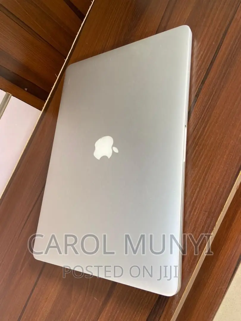 New Laptop Apple MacBook 2015 8GB Intel Core I7 SSD 256GB