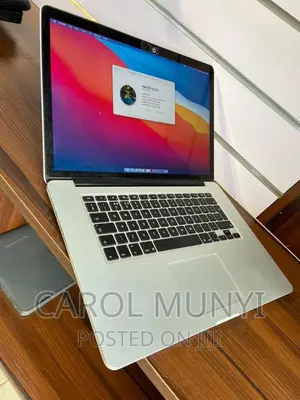 New Laptop Apple MacBook 2015 8GB Intel Core I7 SSD 256GB