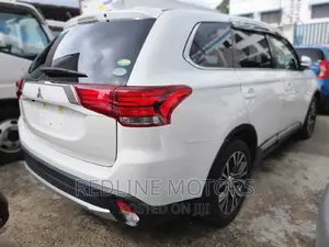 Mitsubishi Outlander 2017 Pearl