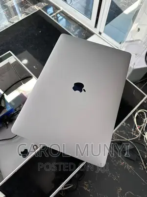 New Laptop Apple MacBook Pro 2015 8GB Intel Core I7 SSD 256GB