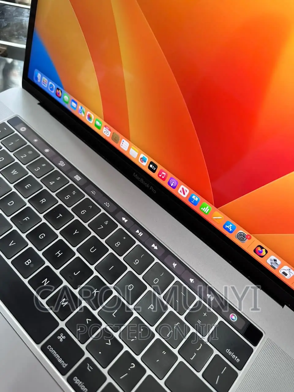 New Laptop Apple MacBook Pro 2015 8GB Intel Core i7 SSD 256GB