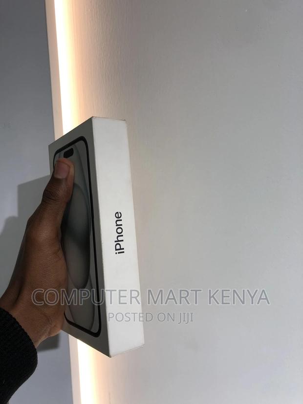 New Apple iPhone 15 128 GB Black - thumbnail 2