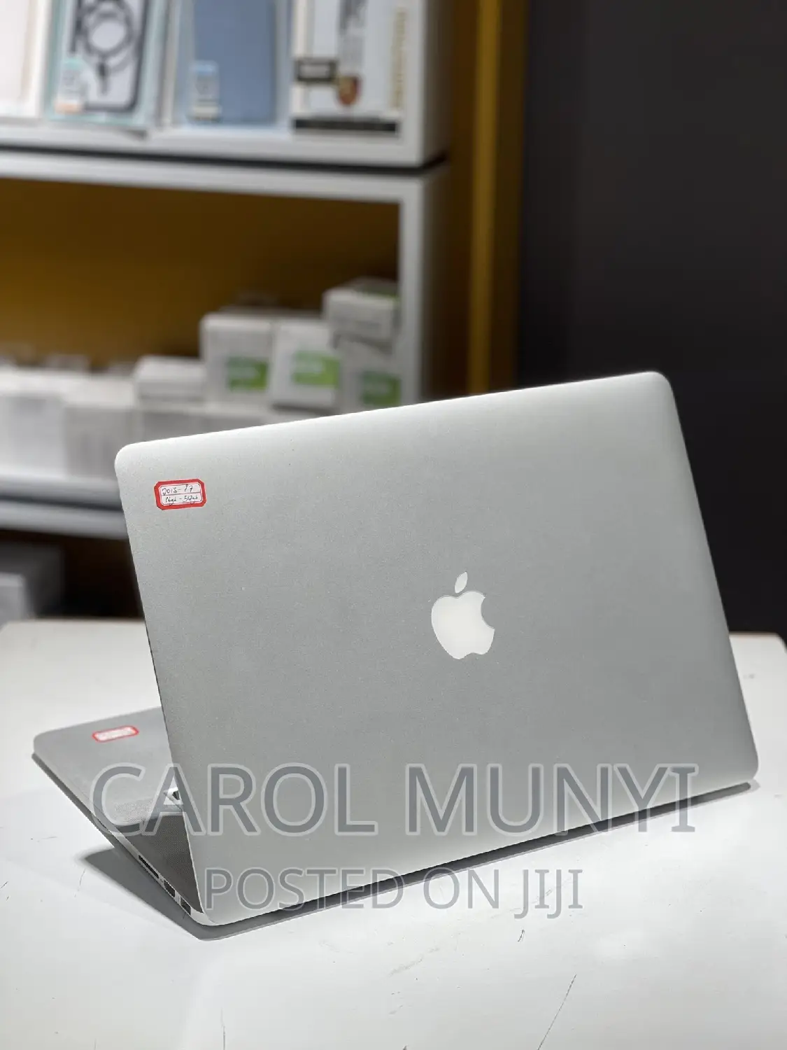 New Laptop Apple MacBook Pro 2015 8GB Intel Core i7 SSD 256GB