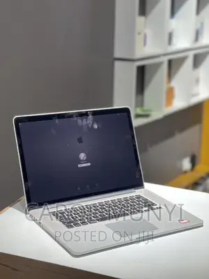 New Laptop Apple MacBook Pro 2015 8GB Intel Core i7 SSD 256GB