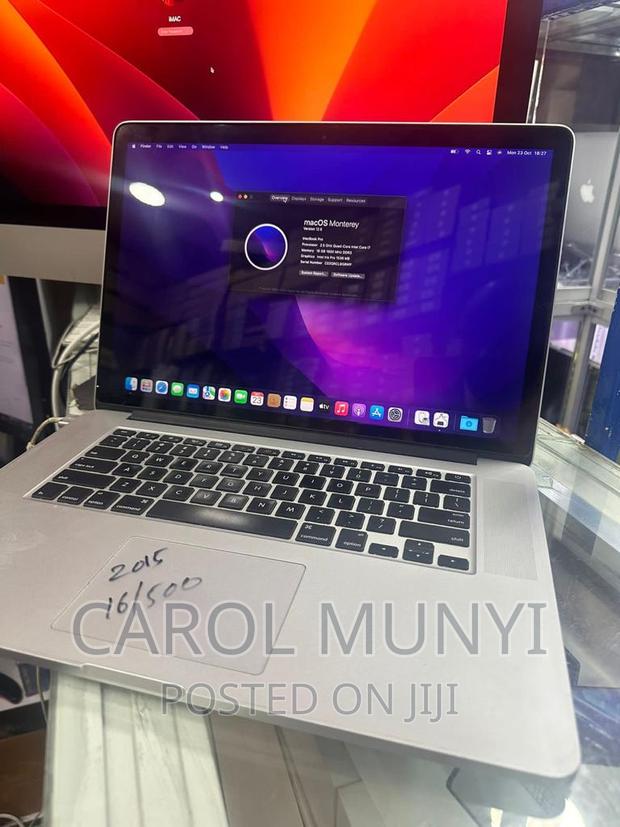 New Laptop Apple MacBook Pro 2015 8GB Intel Core I7 SSD 256GB