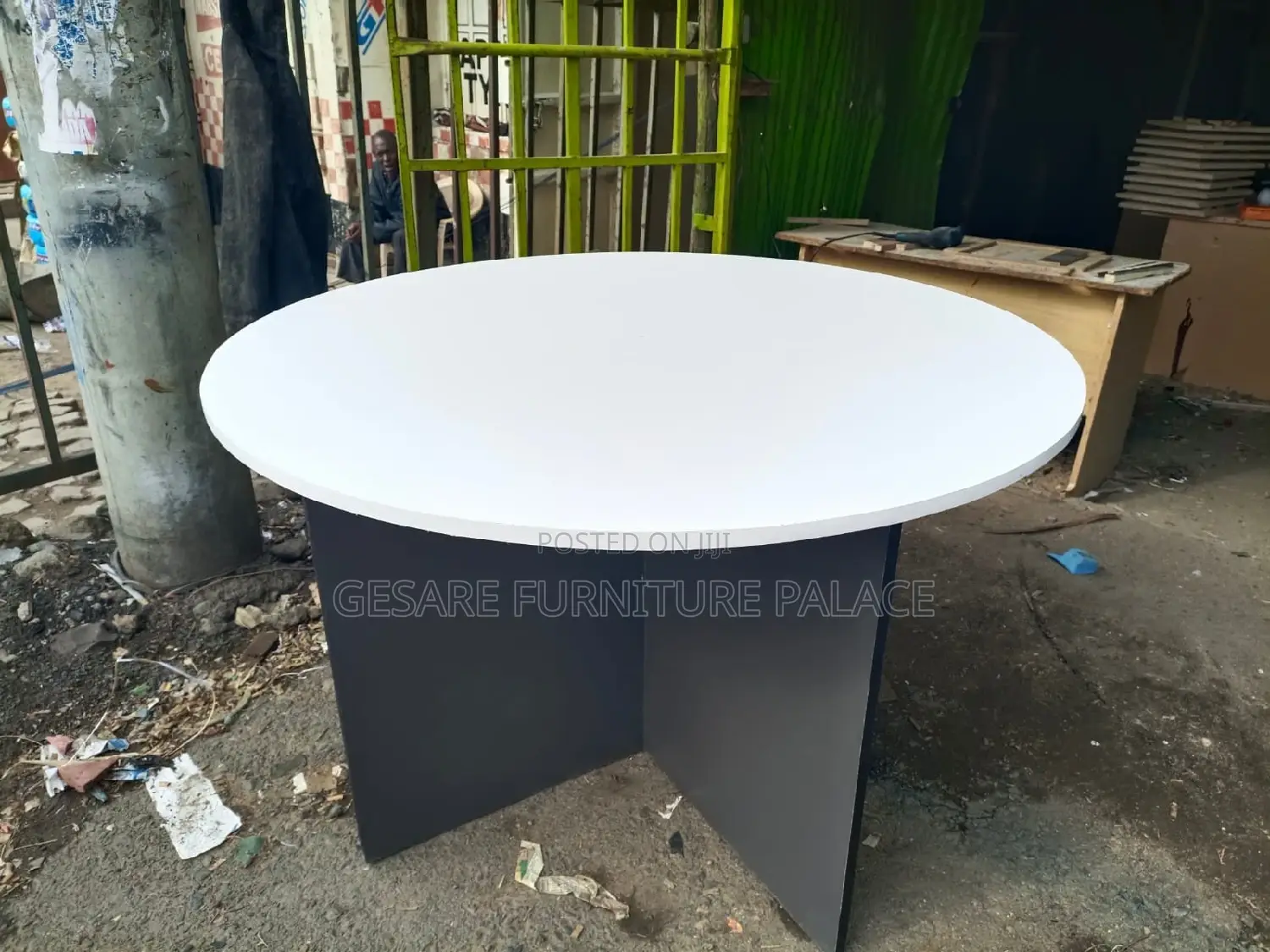 Round Table