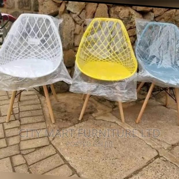 Quality Eames Chairs Dining/Office Chairs - main view