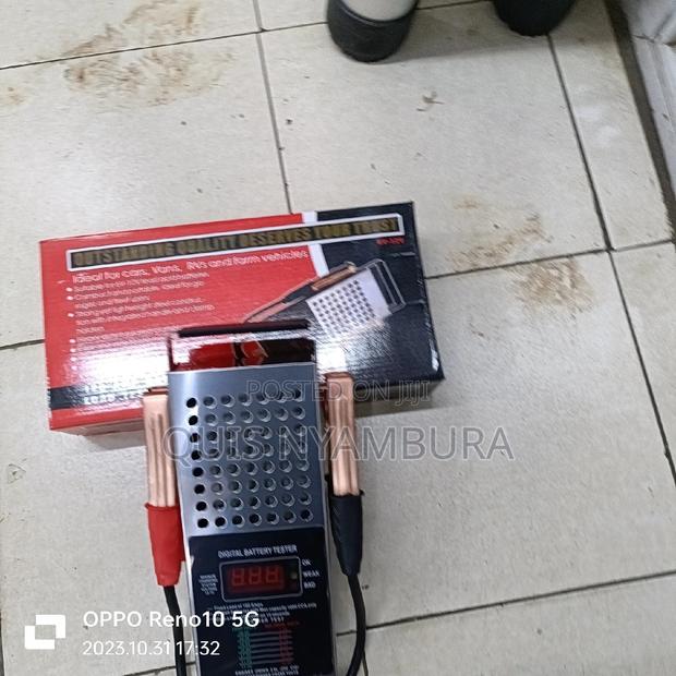 Digital Battery Tester - thumbnail 4