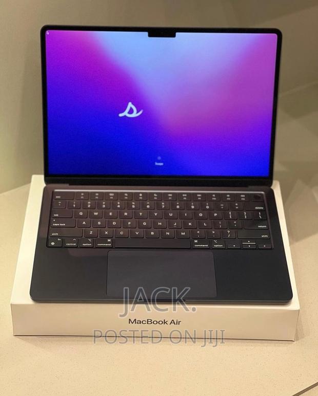 Laptop Apple MacBook Air 2022 M2 8GB Apple M2 SSD 256GB