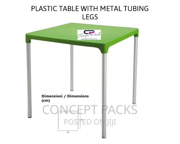 Boulevard Table With Aluminium Legs - thumbnail 4