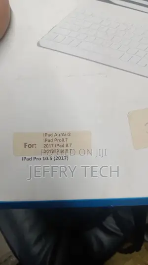 Keyboard Case for iPad 9. (Old Model), 360 Degree