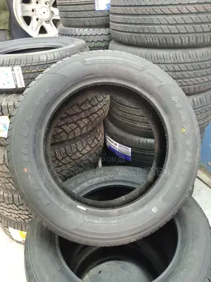 215/60r17 Maxtrek Tyre