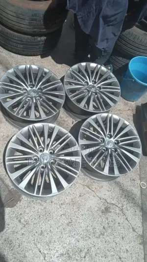 18 Inch Crown Original Rims Set Silver