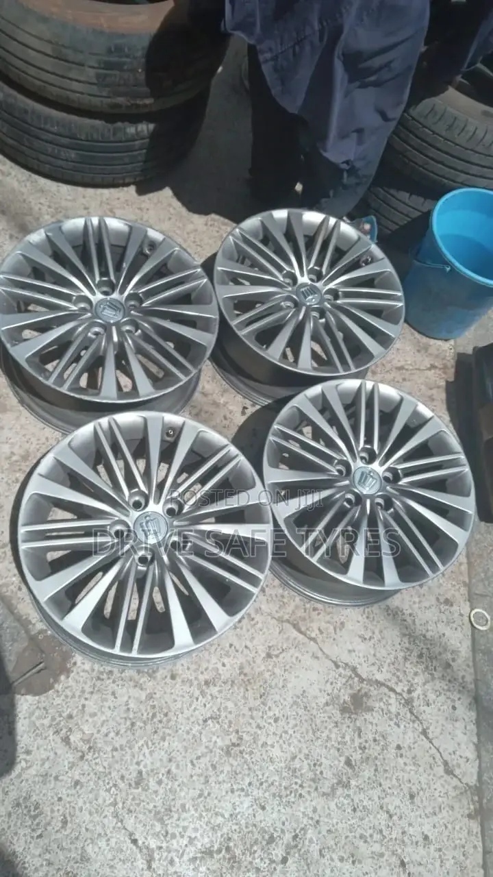 18 Inch Crown Original Rims Set Silver