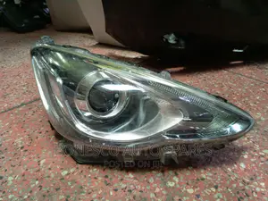 Toyota Aqua (2012 -2016) Xenon Headlight Assembly
