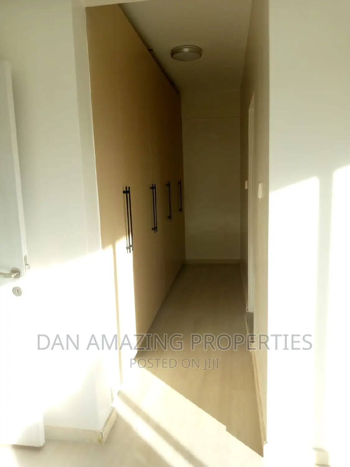 5bdrm Duplex in Parklands/Highridge for sale