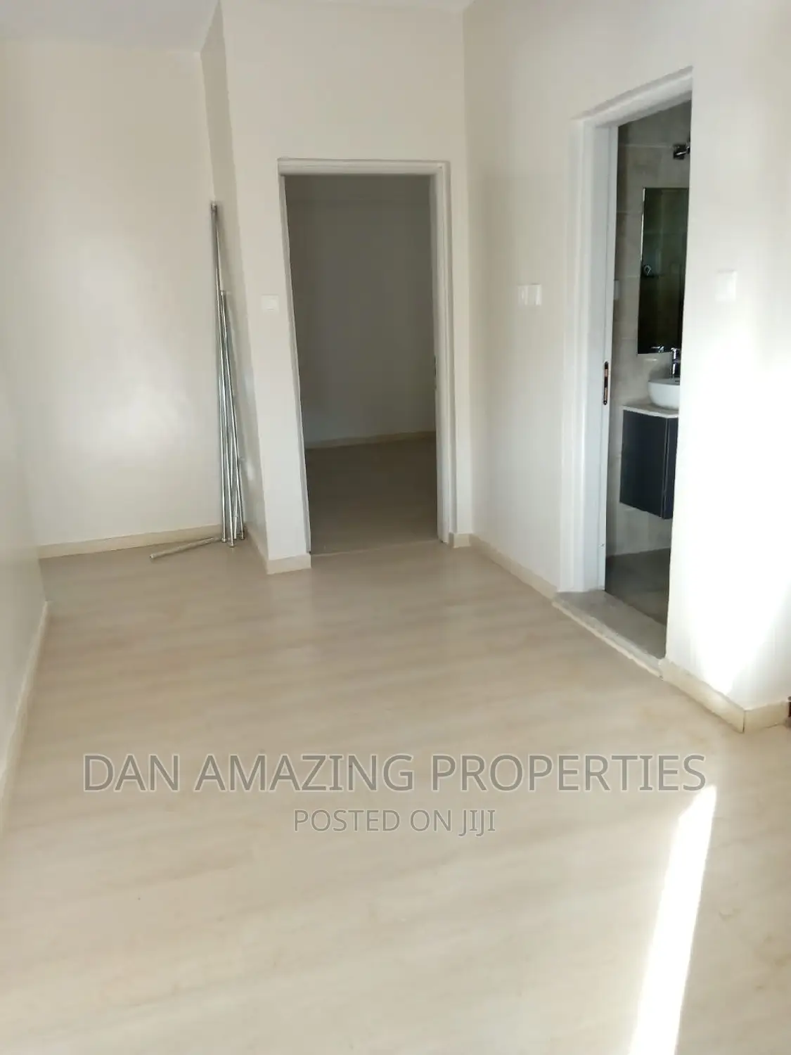 5bdrm Duplex in Parklands/Highridge for sale