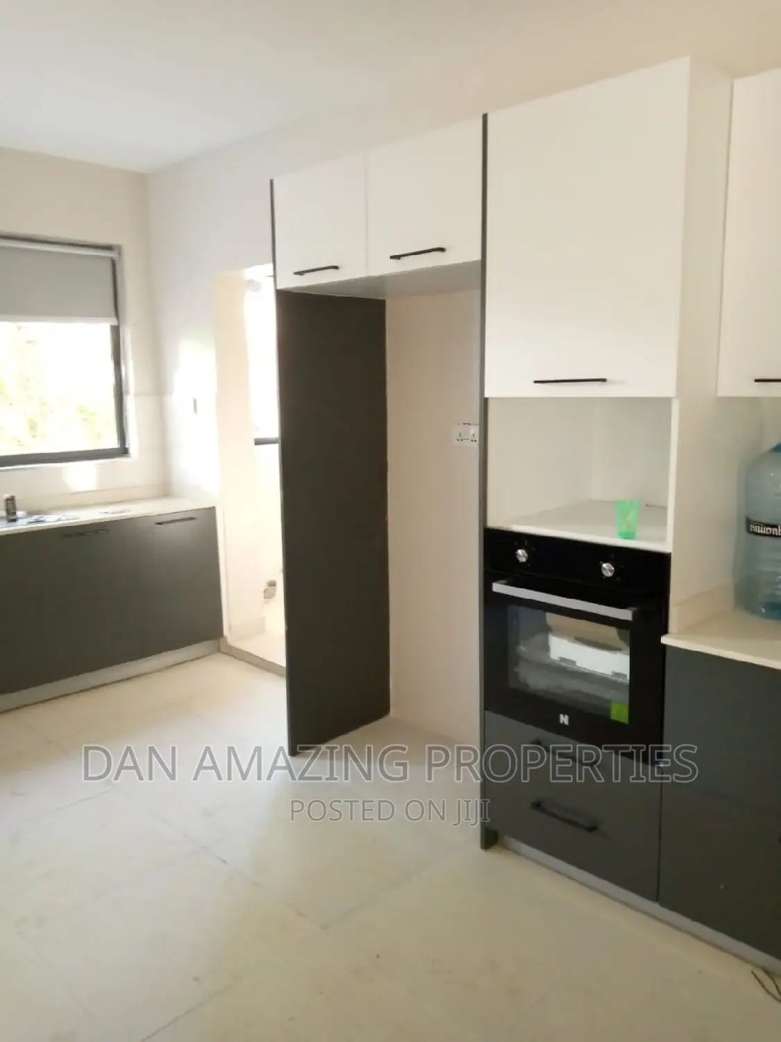 5bdrm Duplex in Parklands/Highridge for sale