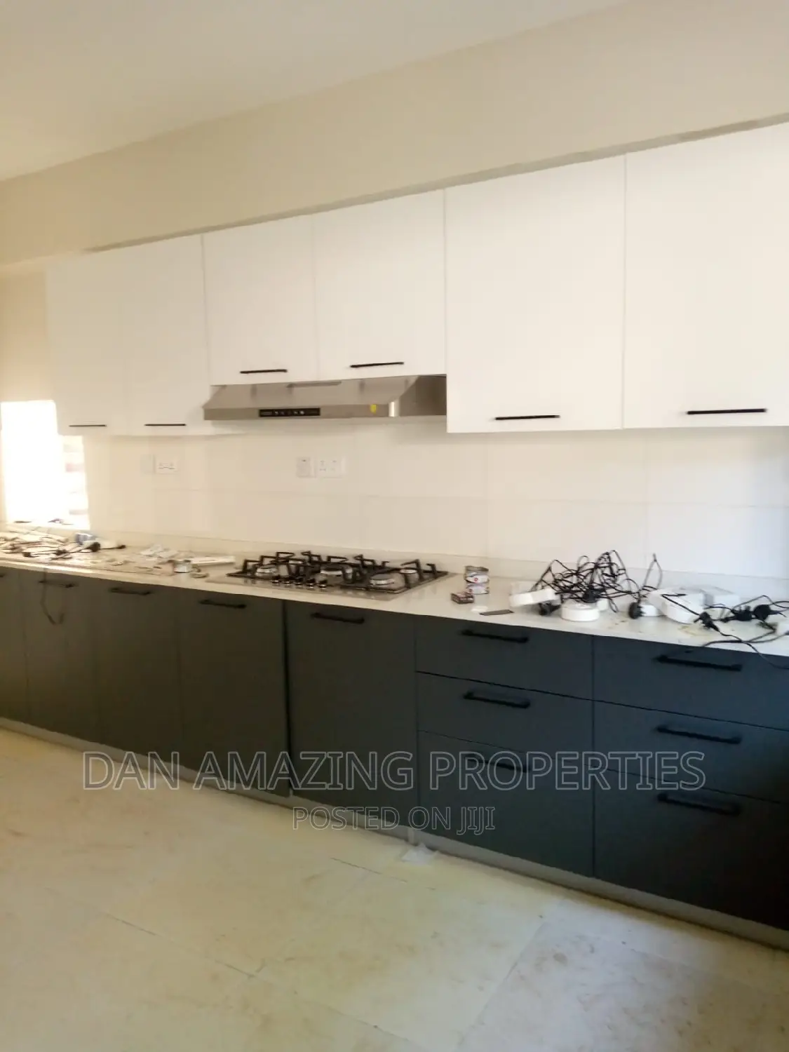 5bdrm Duplex in Parklands/Highridge for sale