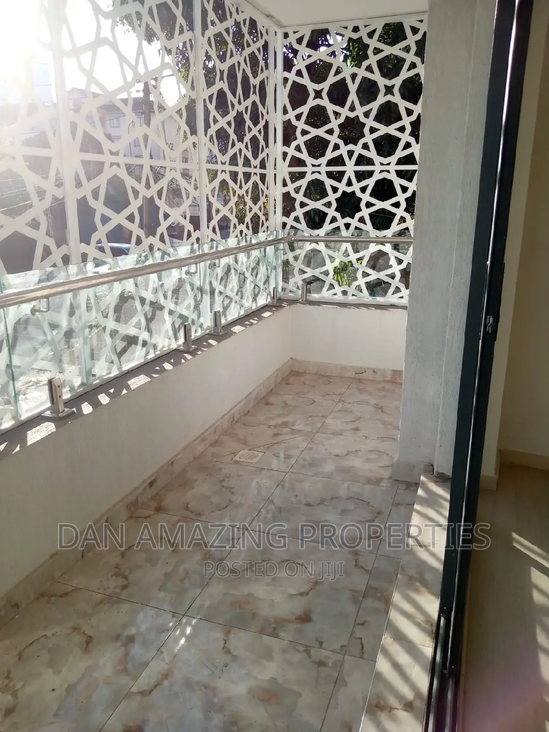 5bdrm Duplex in Parklands/Highridge for sale