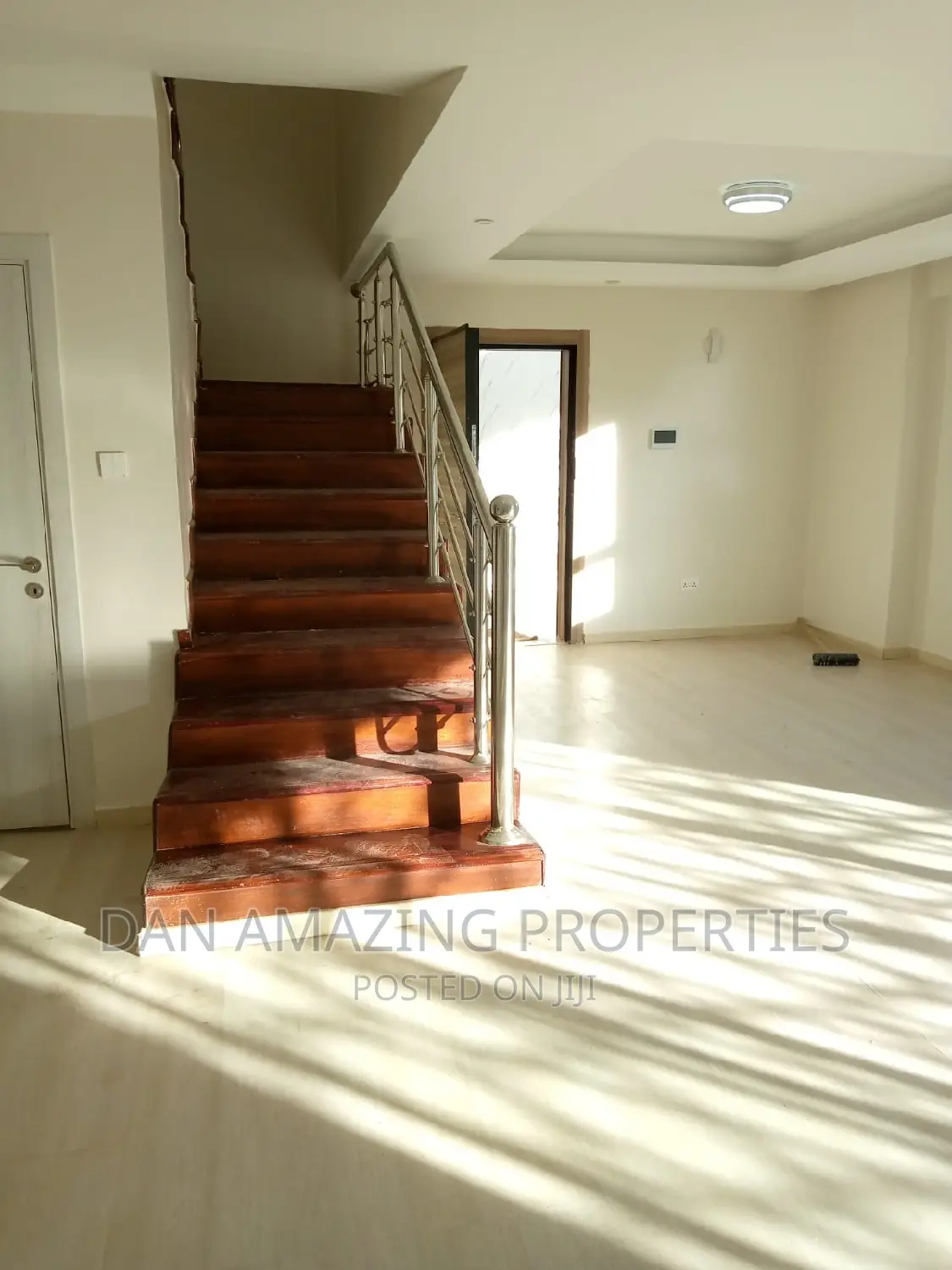 5bdrm Duplex in Parklands/Highridge for sale