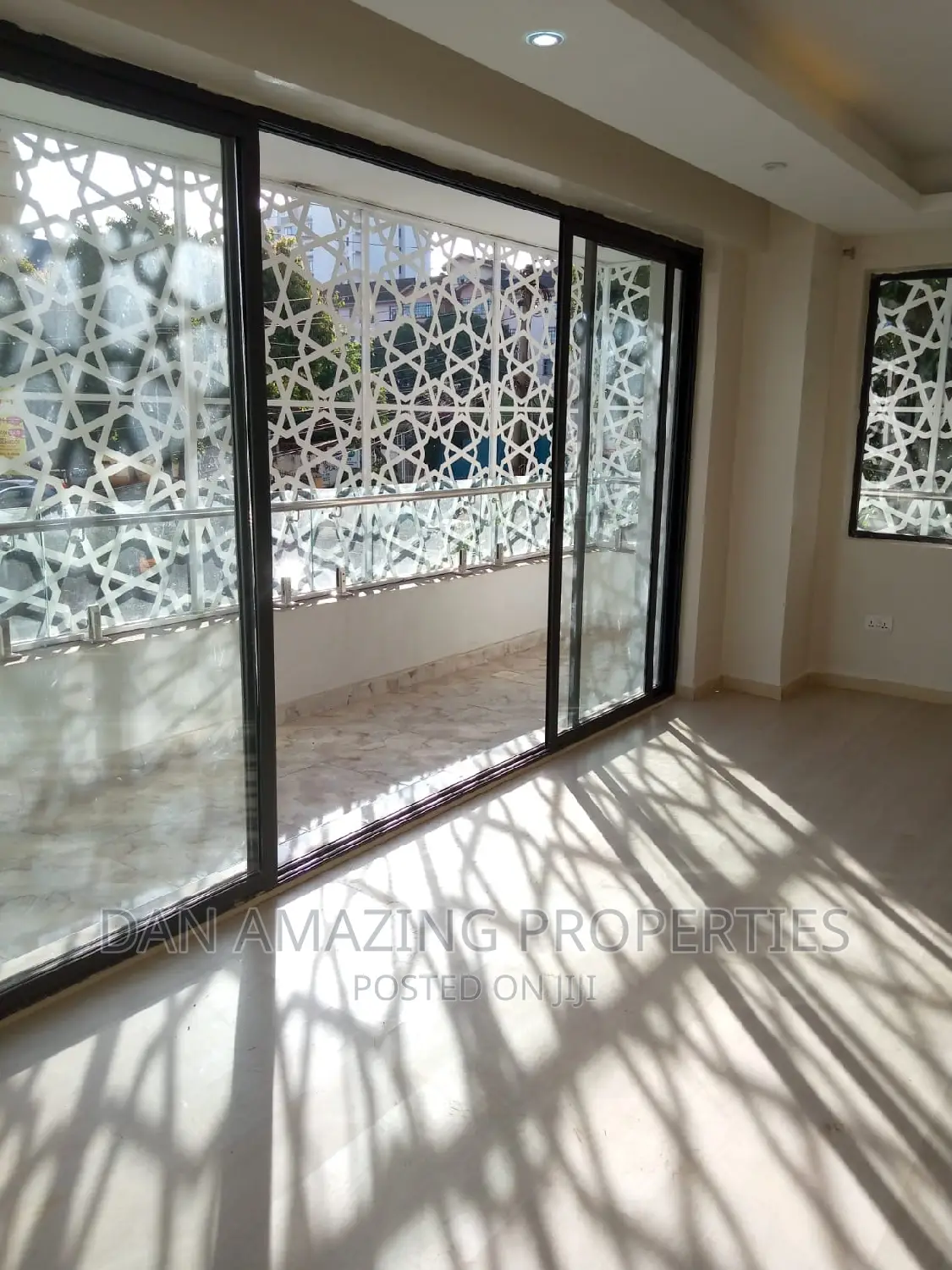 5bdrm Duplex in Parklands/Highridge for sale