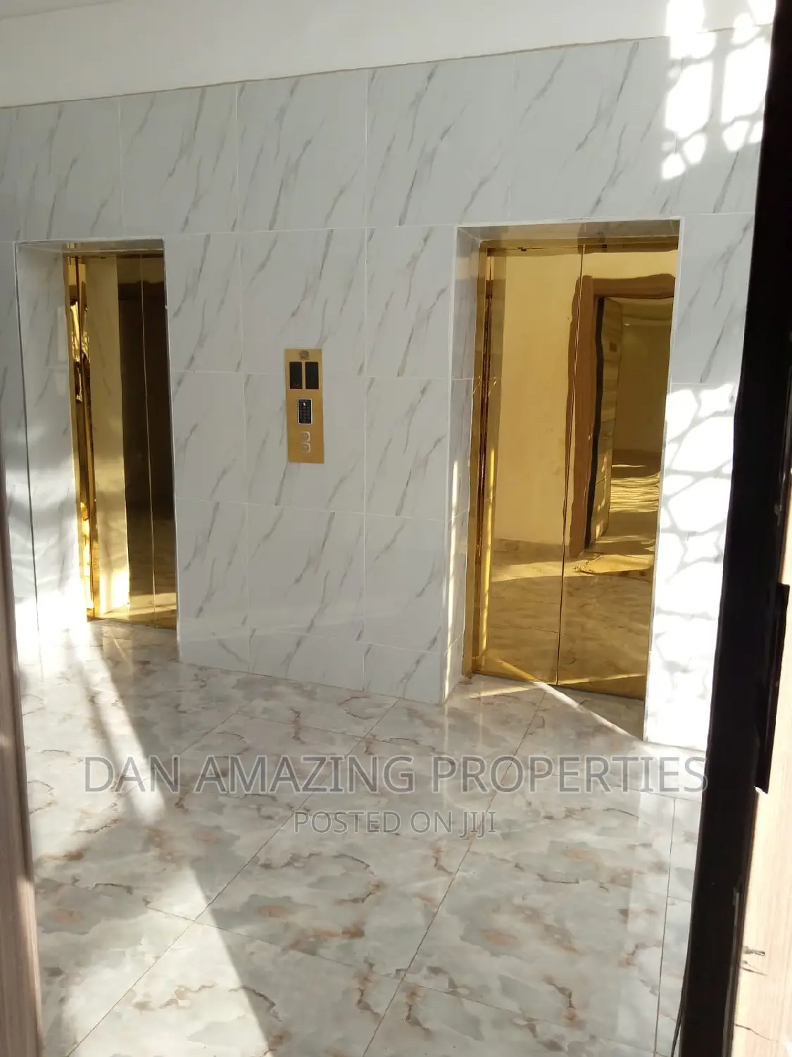 5bdrm Duplex in Parklands/Highridge for sale
