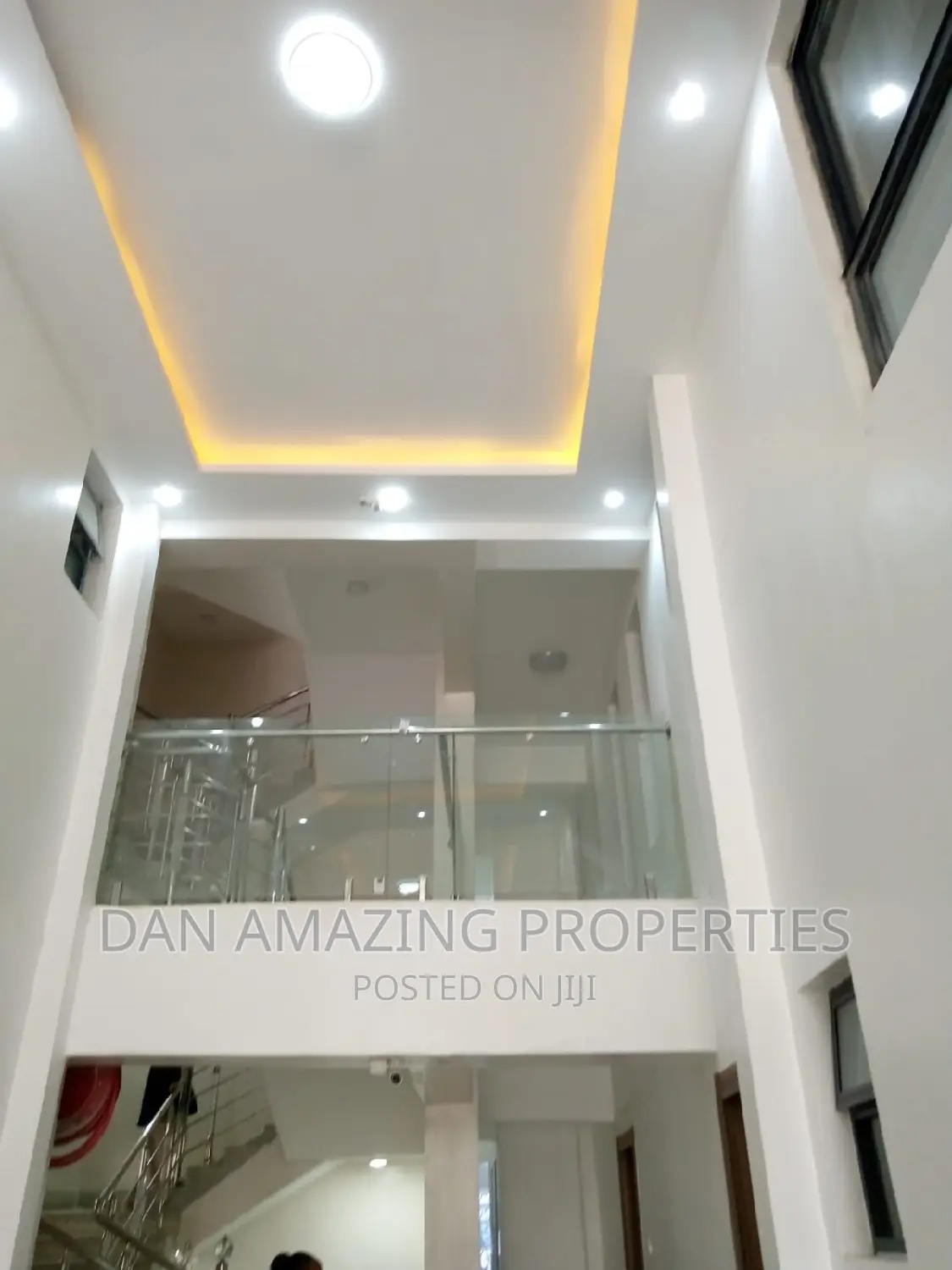 5bdrm Duplex in Parklands/Highridge for sale
