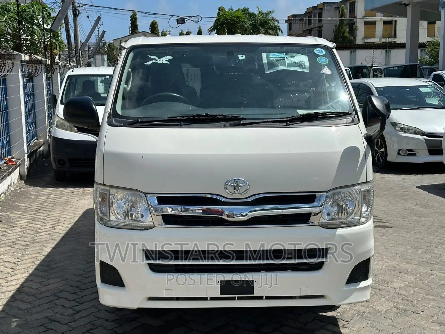 Toyota HiAce 2017 White