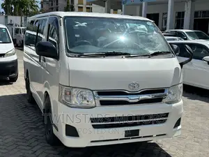 Toyota HiAce 2017 White