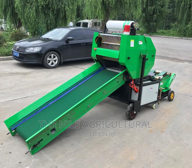 Silage Baler and Wrapping Machine/Round Baler - main view