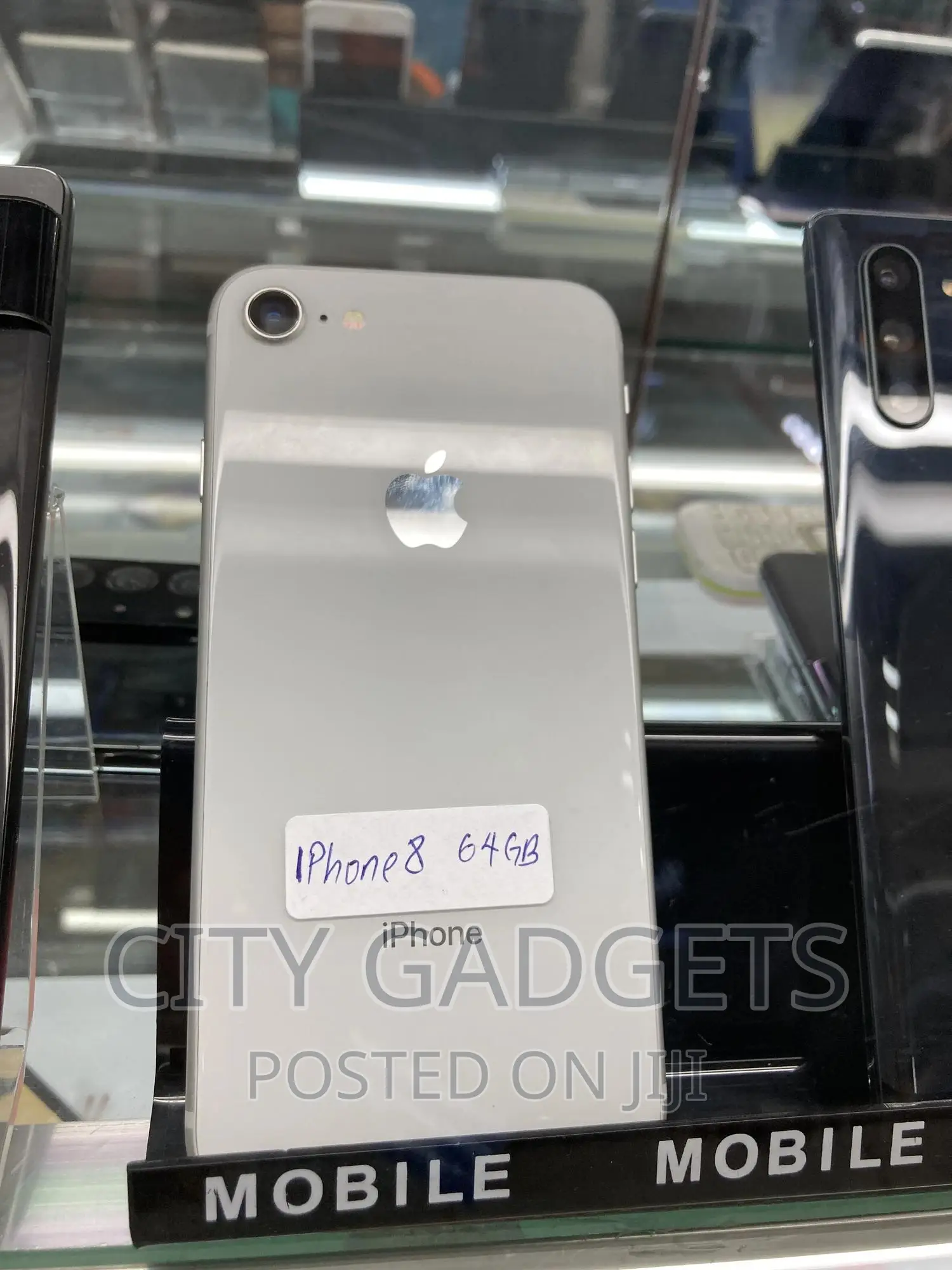 Apple iPhone 8 64 GB White