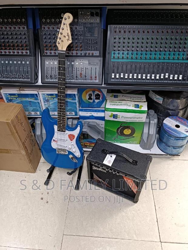 Fender Solo Guitar Plus Guitar Combo - thumbnail 3