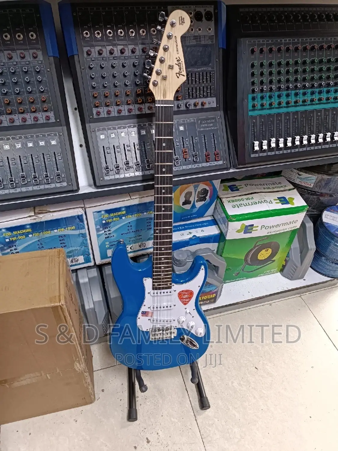 Fender Solo Guitar Plus Guitar Stand
