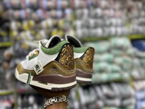 Jordan 3 Tiger Sneakers - thumbnail 2